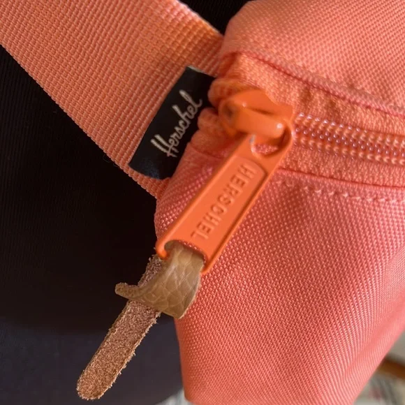 Herschel Belt Bag Fanny Pack - Picture 7 of 14